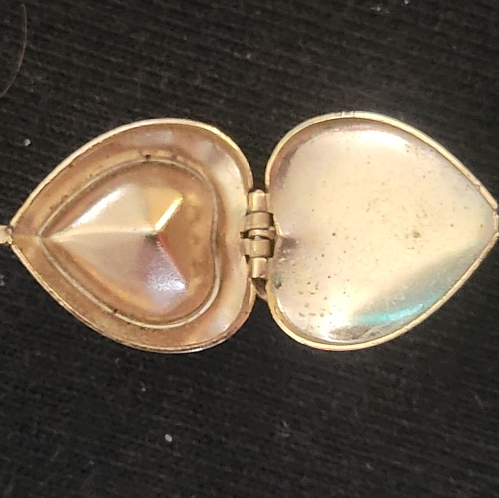 Red Rhinestone Heart Locket - Picture 11 of 12
